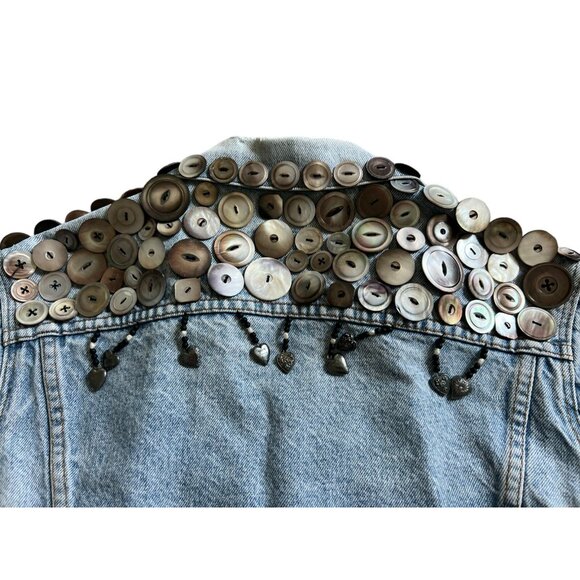 VTG. Levis Womens Denim Jacket Light Blue Buttons Sequin Pockets Long Sleeve - Picture 4 of 12